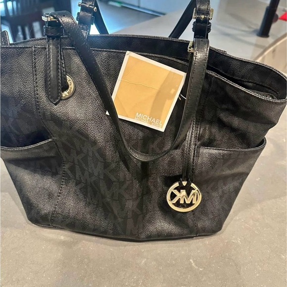 Michael Kors tote bag and wallet - Picture 2 of 5